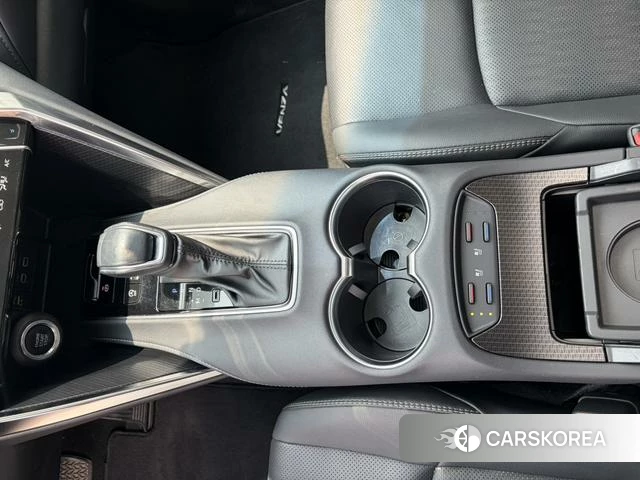 Toyota Venza 2023 Серебристо-серый из Китая, фото 2