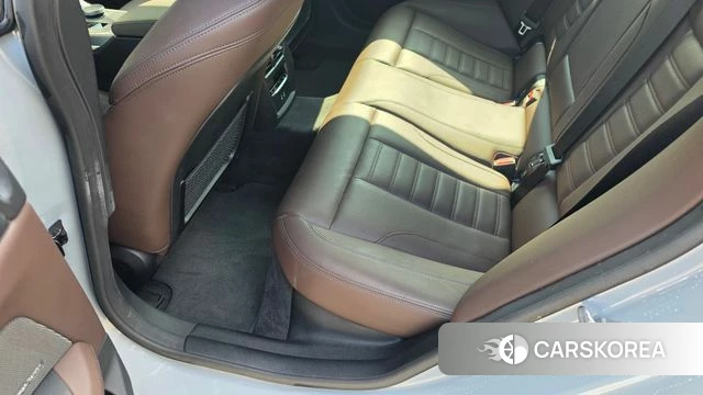 BMW i4 2023 Светло-серебряный цвет из Кореи, фото 2