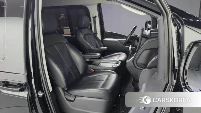 Hyundai Staria 2021 Черный из Кореи, фото 2