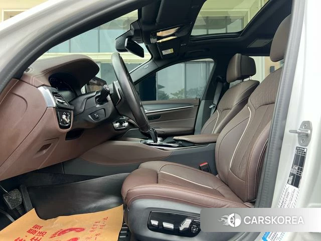 BMW 5 series 2022 Белый из Китая, фото 2