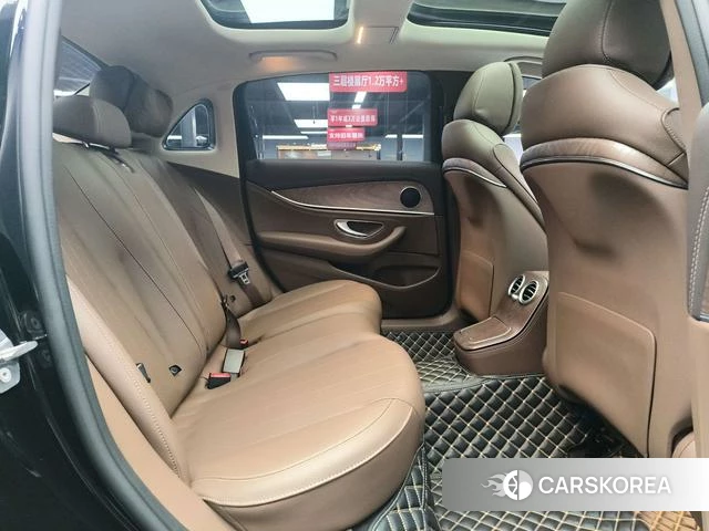Mercedes-Benz E-Class 2023 Черный из Китая, фото 2