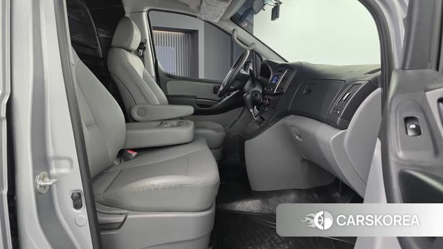 Hyundai The New Grand Starex 2019 Серебристо-серый из Кореи, фото 2