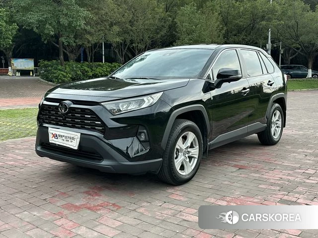 Toyota RAV4 2025 Черный из Китая, фото 2