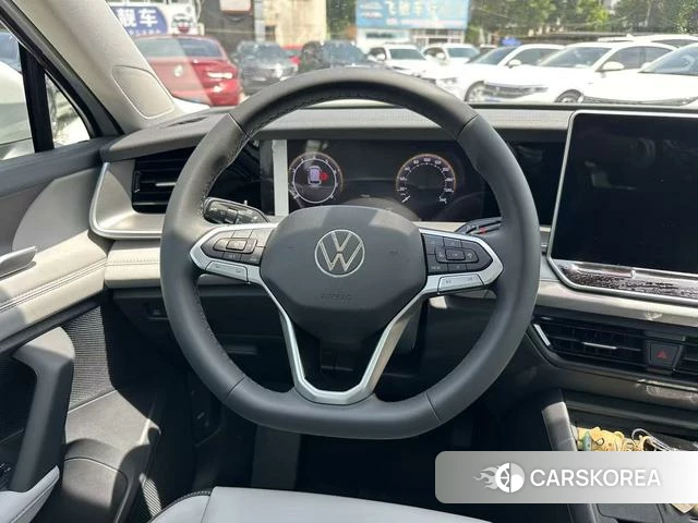 Volkswagen Tayron 2025 Белый из Китая, фото 2