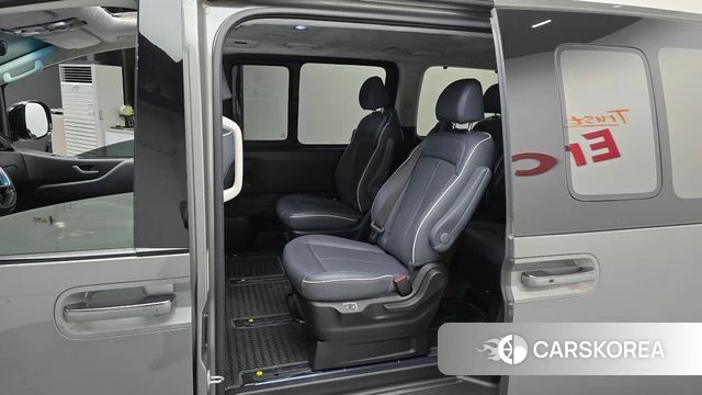 Hyundai Staria 2021 Серый из Кореи, фото 2