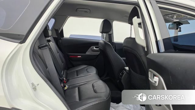 Kia Niro Plus 2023 Белый из Кореи, фото 2