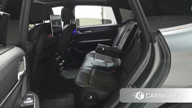 BMW 6 Series GT (G32) 2023 Серебристо-серый из Кореи, фото 2