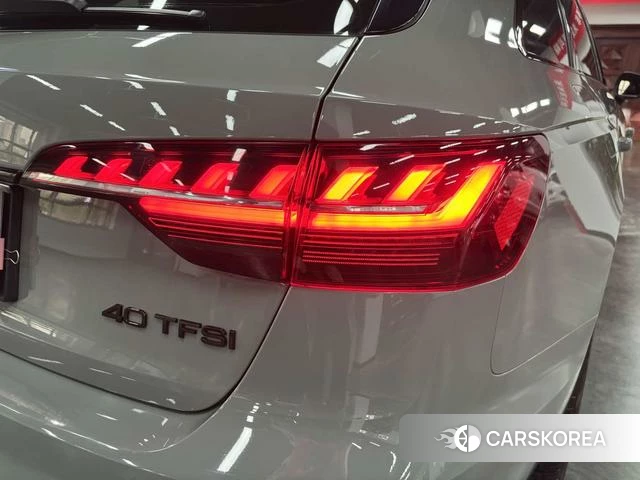 Audi A4L 2022 Темно-серый из Китая, фото 2
