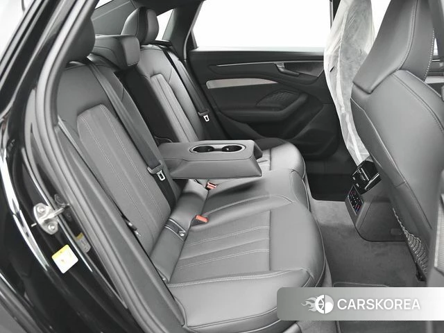 Audi A6 (C9) 2026 Черный из Кореи, фото 2