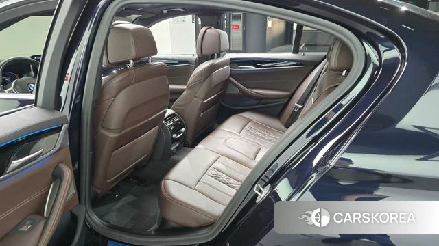BMW 5 Series (G30) 2021 Черный из Кореи, фото 2