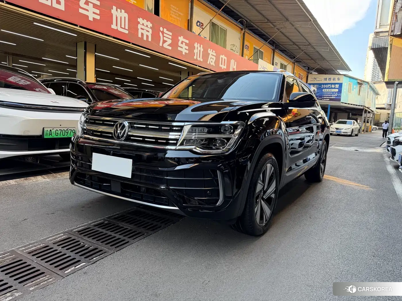 Volkswagen Touareg 2023 Red/purple из Китая, фото 2