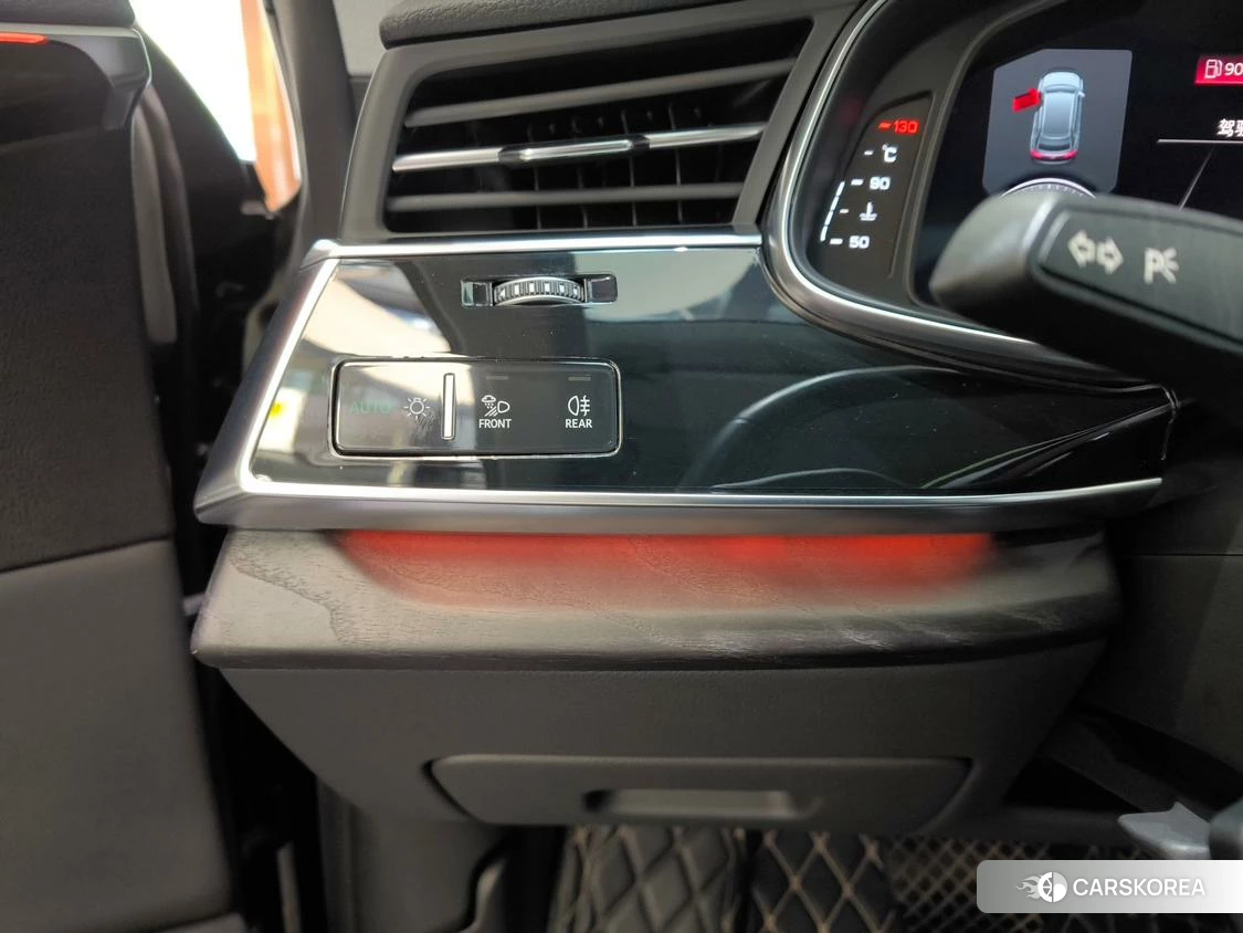 Audi Q8 2021 Черный из Китая, фото 2