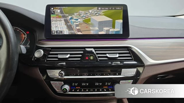BMW 5 Series (G30) 2020 Белый из Кореи, фото 2