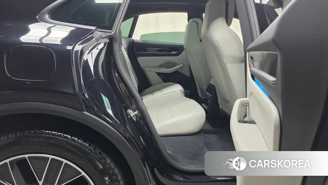 Porsche Makan EV 2025 Черный из Кореи, фото 2