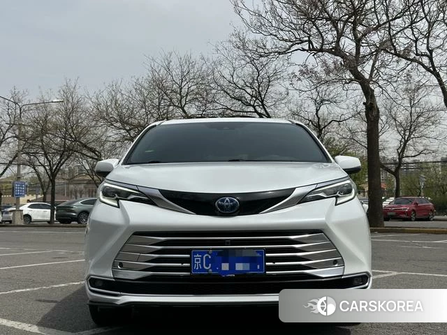 Toyota Sienna 2022 Белый из Китая, фото 2