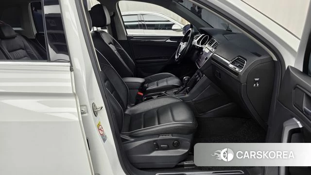 Volkswagen Tiguan second Generation 2020 Белый из Кореи, фото 2