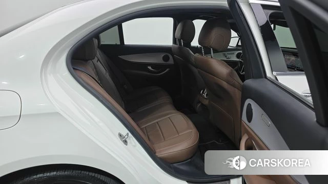 Mercedes-Benz E-Class W213 2021 Белый из Кореи, фото 2