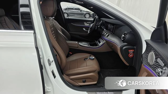 Mercedes-Benz E-Class W213 2022 Белый из Кореи, фото 2