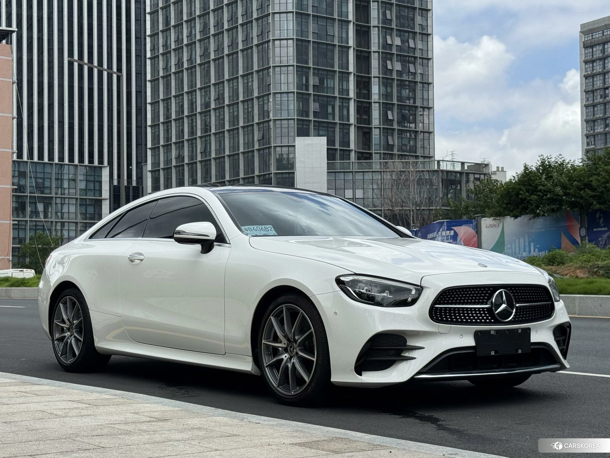 Mercedes-Benz E-Class 2019 Белый из Китая, фото 2