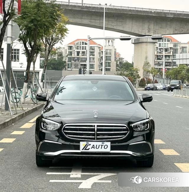 Mercedes-Benz E-Class 2022 Черный из Китая, фото 2