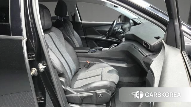Peugeot 3008 second generation 2019 Черный из Кореи, фото 2