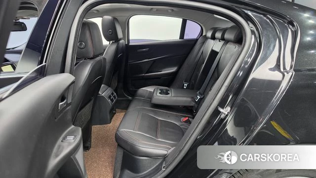 Jaguar XE 2018 Черный из Кореи, фото 2