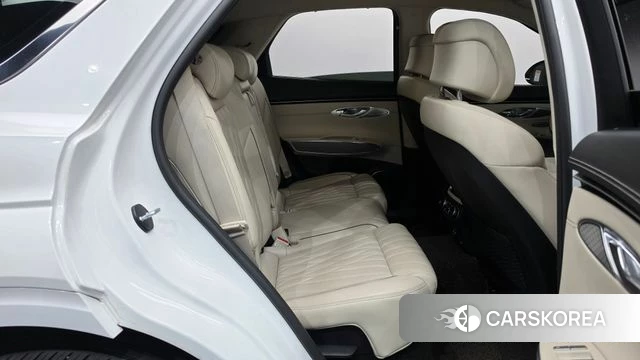 Genesis GV70 2023 Белый из Кореи, фото 2