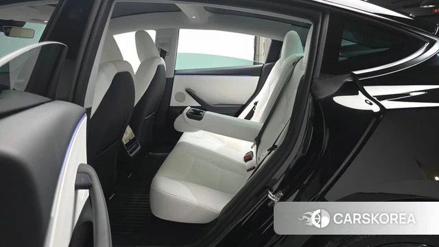 Tesla Model 3 2024 Черный из Кореи, фото 2