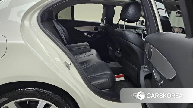 Mercedes-Benz C-Class W205 2020 Белый из Кореи, фото 2