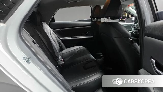 Hyundai The New Avante (CN7) 2023 Белый из Кореи, фото 2