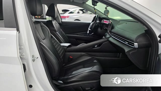 Hyundai Avante Hybrid (CN7) 2022 Белый из Кореи, фото 2
