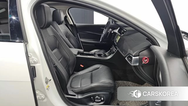 Jaguar XE 2019 Белый из Кореи, фото 2