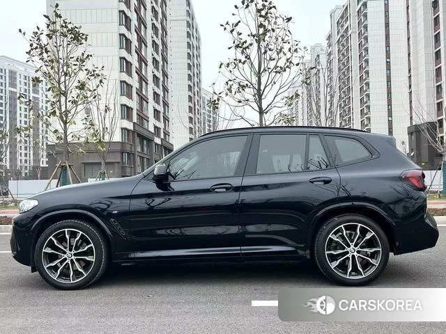 BMW X3 2023 Черный из Китая, фото 2