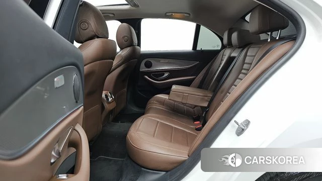 Mercedes-Benz E-Class W213 2018 Белый из Кореи, фото 2