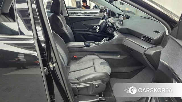 Peugeot 3008 second generation 2018 Черный из Кореи, фото 2