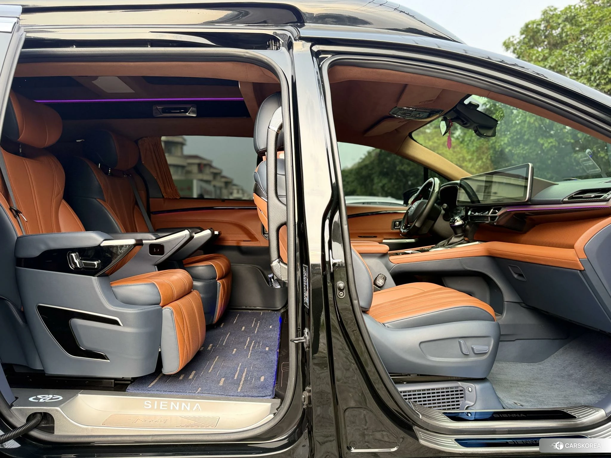 Toyota Sienna 2024 Черный из Китая, фото 2