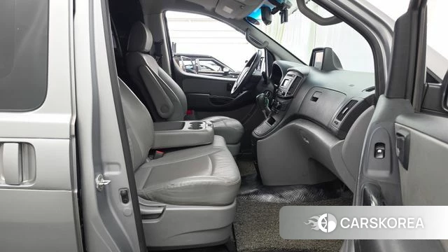 Hyundai The New Grand Starex 2018 Серебристо-серый из Кореи, фото 2