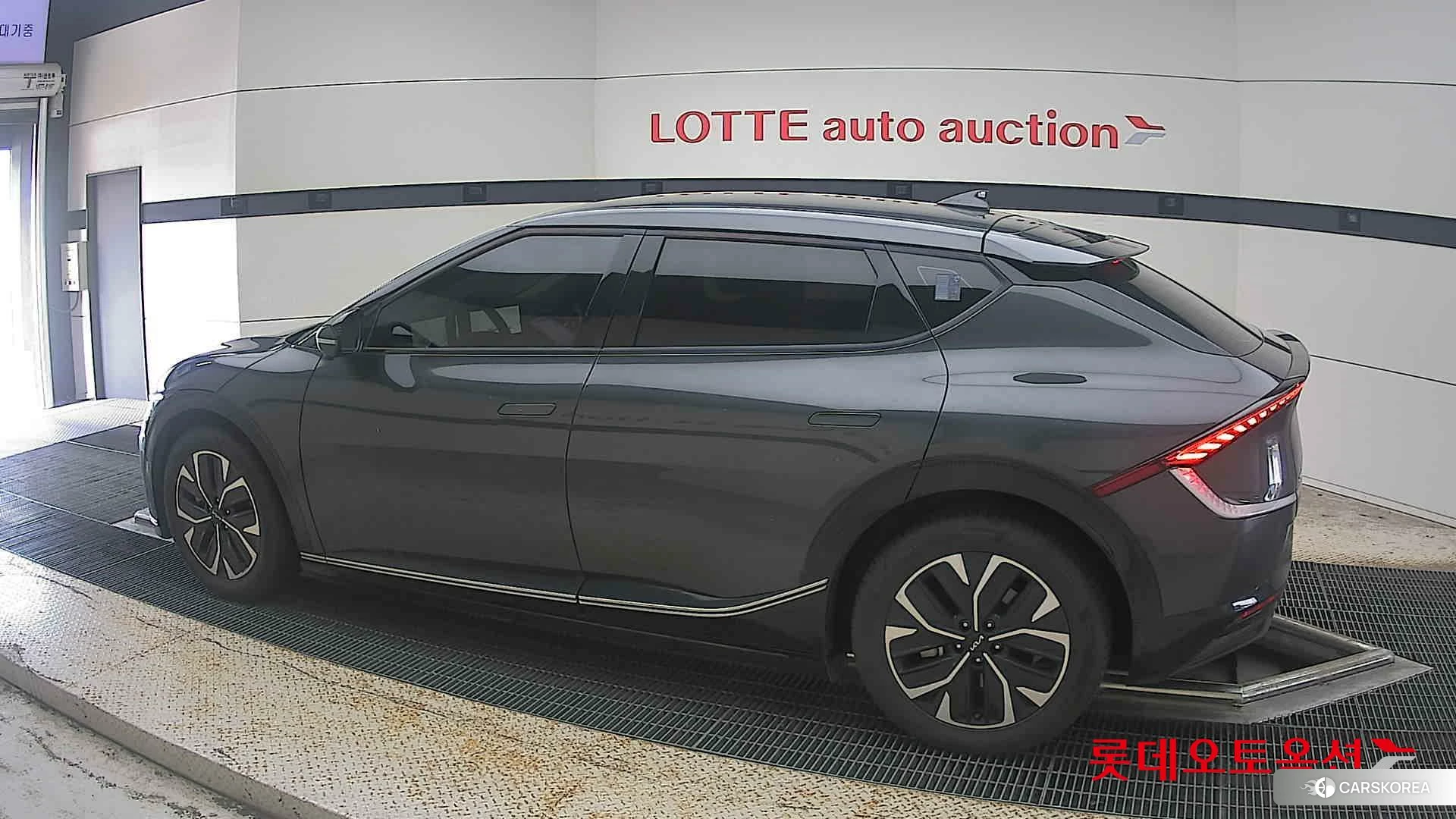 Kia EV6 2022 Interstellagray из Кореи, фото 2