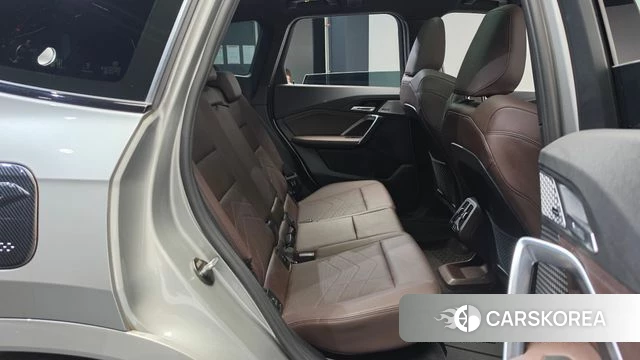 BMW X1 (U11) 2023 Серебристо-серый из Кореи, фото 2