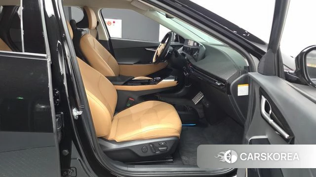 Kia EV6 2023 Черный из Кореи, фото 2
