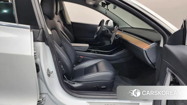 Tesla Model 3 2020 Белый из Кореи, фото 2