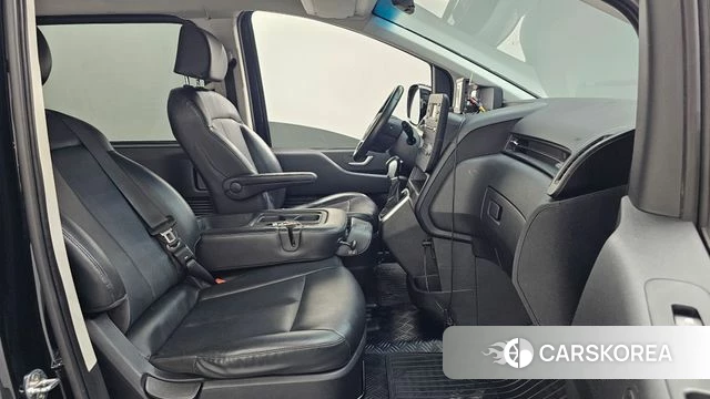 Hyundai Staria 2021 Черный из Кореи, фото 2
