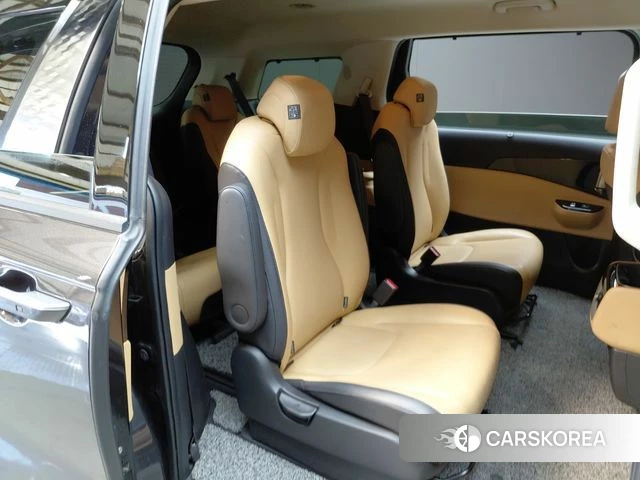 Kia Carnival 4th generation 2022 Черный из Кореи, фото 2