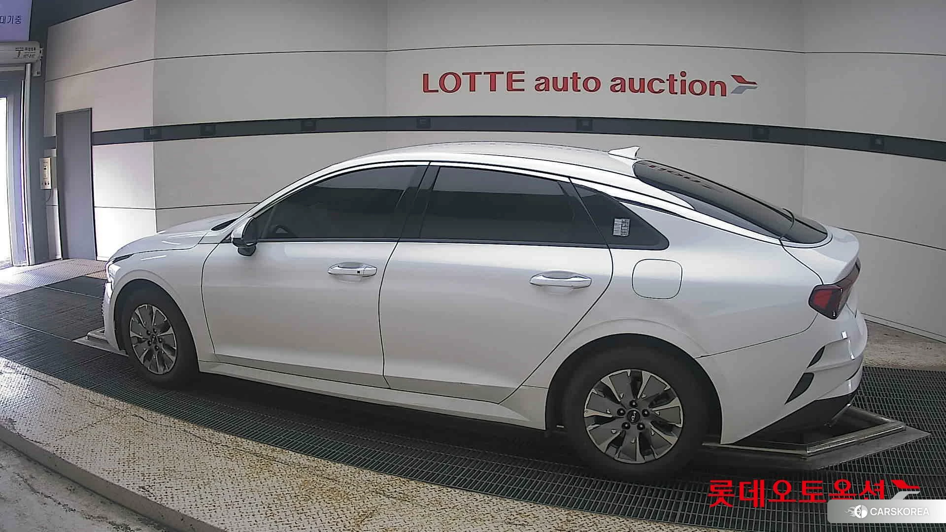 Kia K5 Hybrid 2023 Snow White Pearl (optional) из Кореи, фото 2
