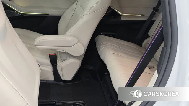 BMW X7 (G07) 2026 Белый из Кореи, фото 2