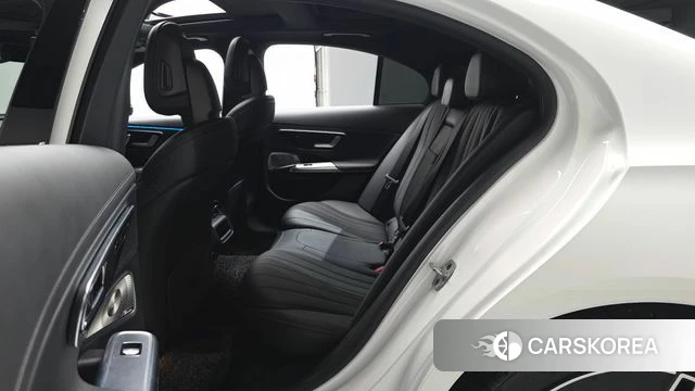 Mercedes-Benz E-Class W214 2025 Белый из Кореи, фото 2