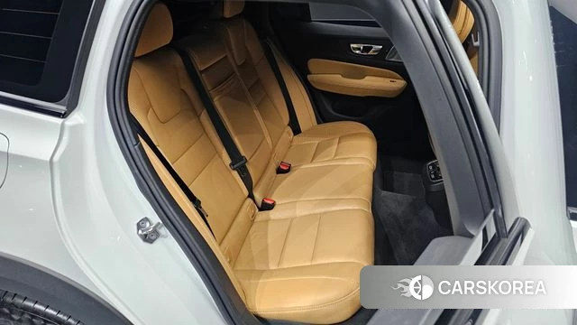 Volvo V60 Cross-Country 2nd Generation 2019 Белый из Кореи, фото 2