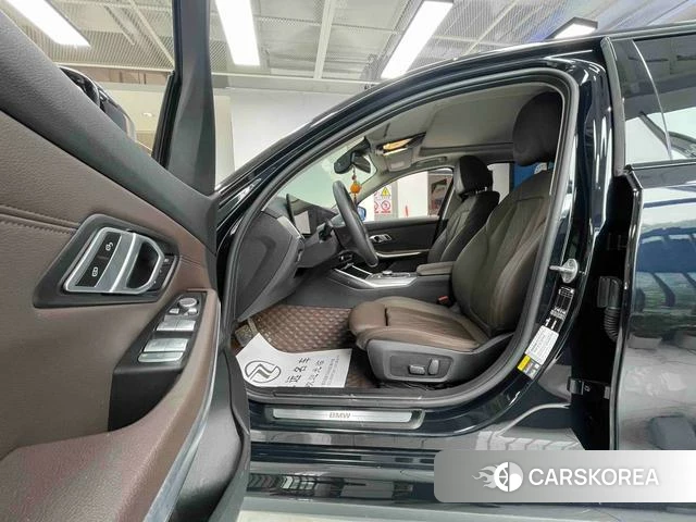 BMW i3 2024 Черный из Китая, фото 2