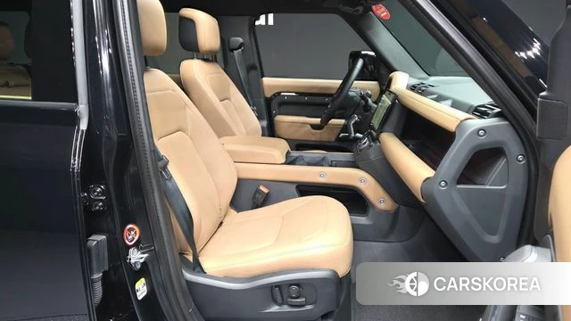 Land Rover Defender (L663) 2026 Черный из Кореи, фото 2