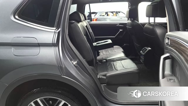 Volkswagen Tiguan Allspace 2022 Серый из Кореи, фото 2